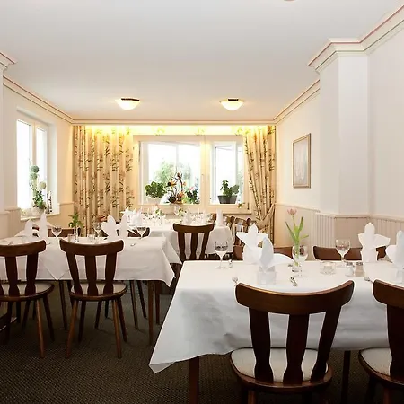 Mennicken Hotell