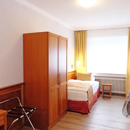 Mennicken Hotell 3*