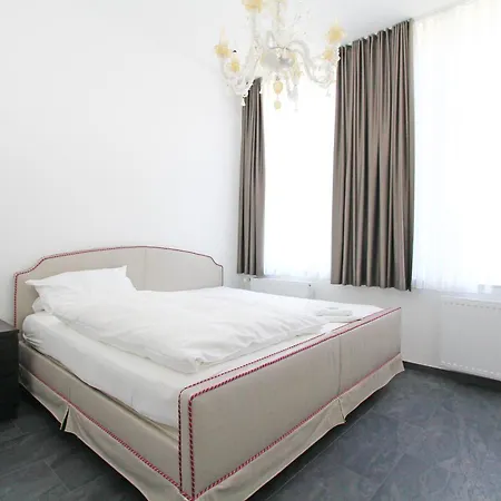 Hotell Mennicken 3*