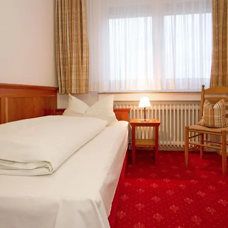 Hotell Mennicken 3*