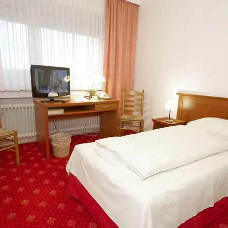 Hotell Mennicken 3*