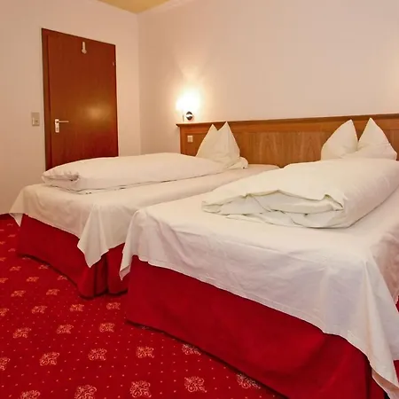 Mennicken Hotell 3*